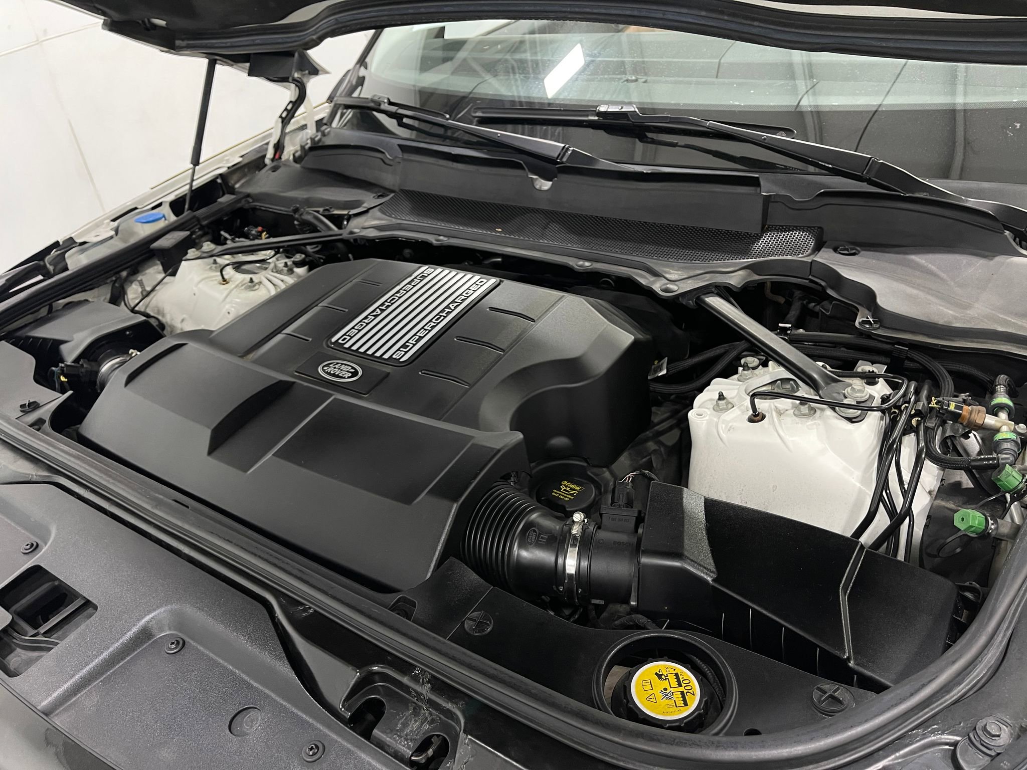 Used 2018 Land Rover Discovery HSE AWD/4WD image 26