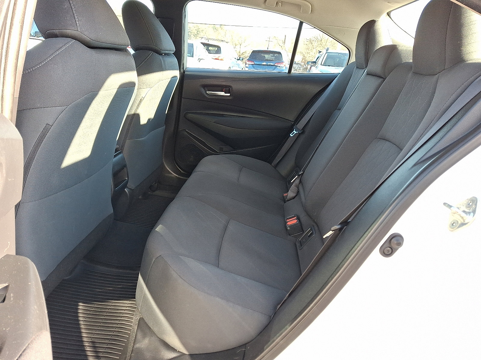 Used 2020 Toyota Corolla LE image 11