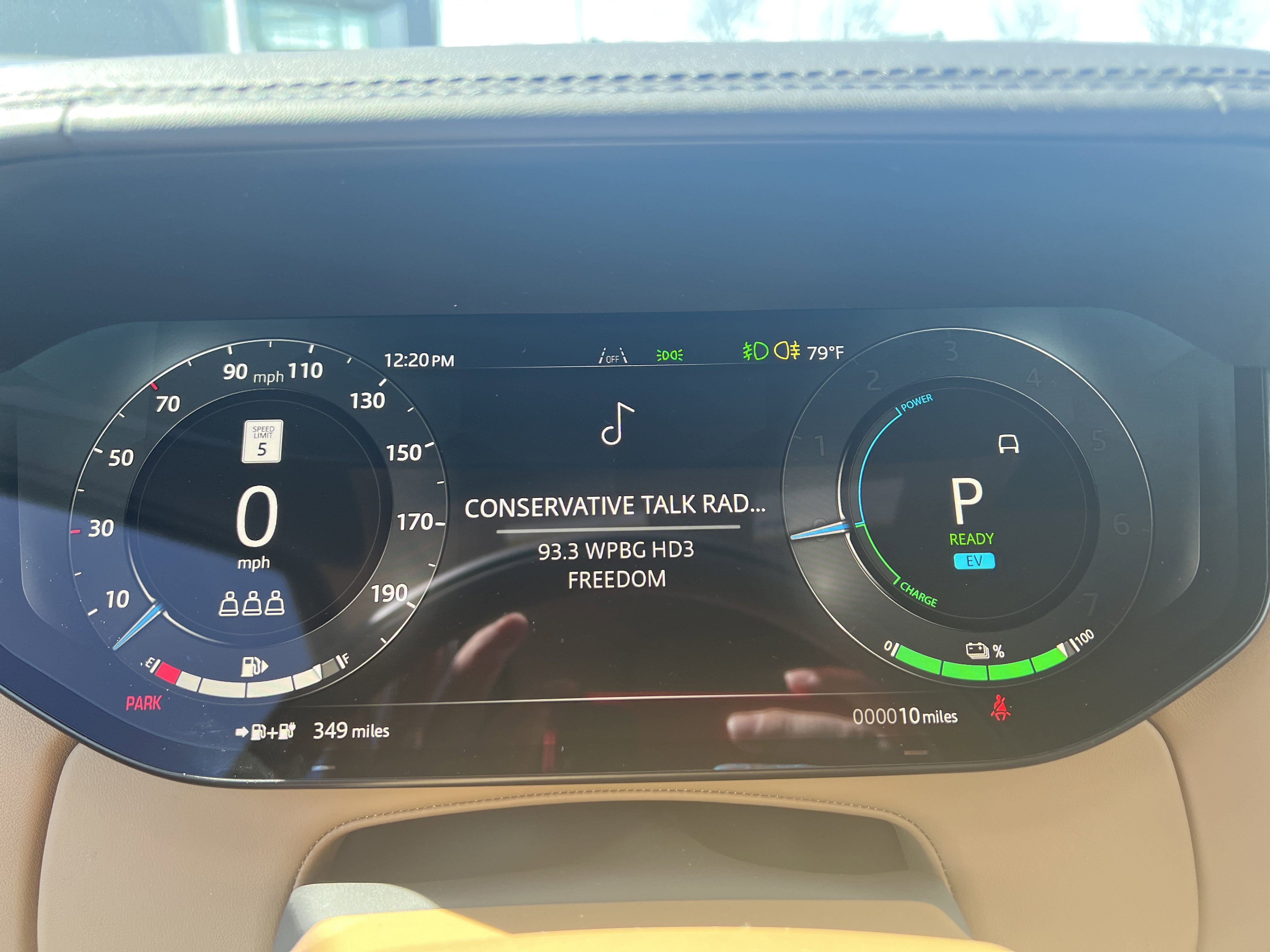 New 2026 Land Rover Range Rover SE image 9