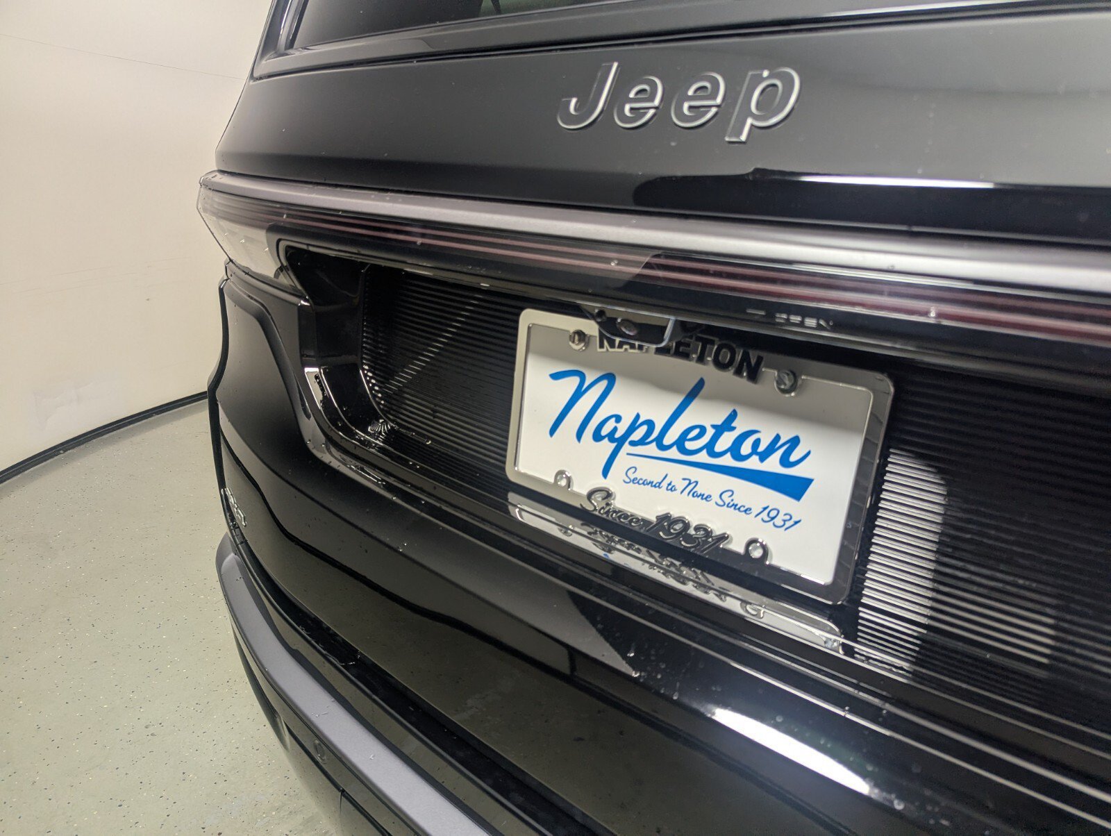 New 2026 Jeep Grand Wagoneer Limited w/ Premium Group II AWD/4WD image 9