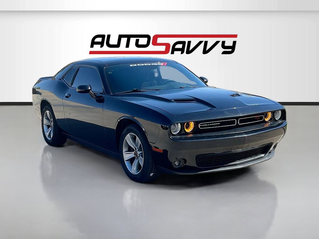 Used 2021 Dodge Challenger SXT RWD image 1