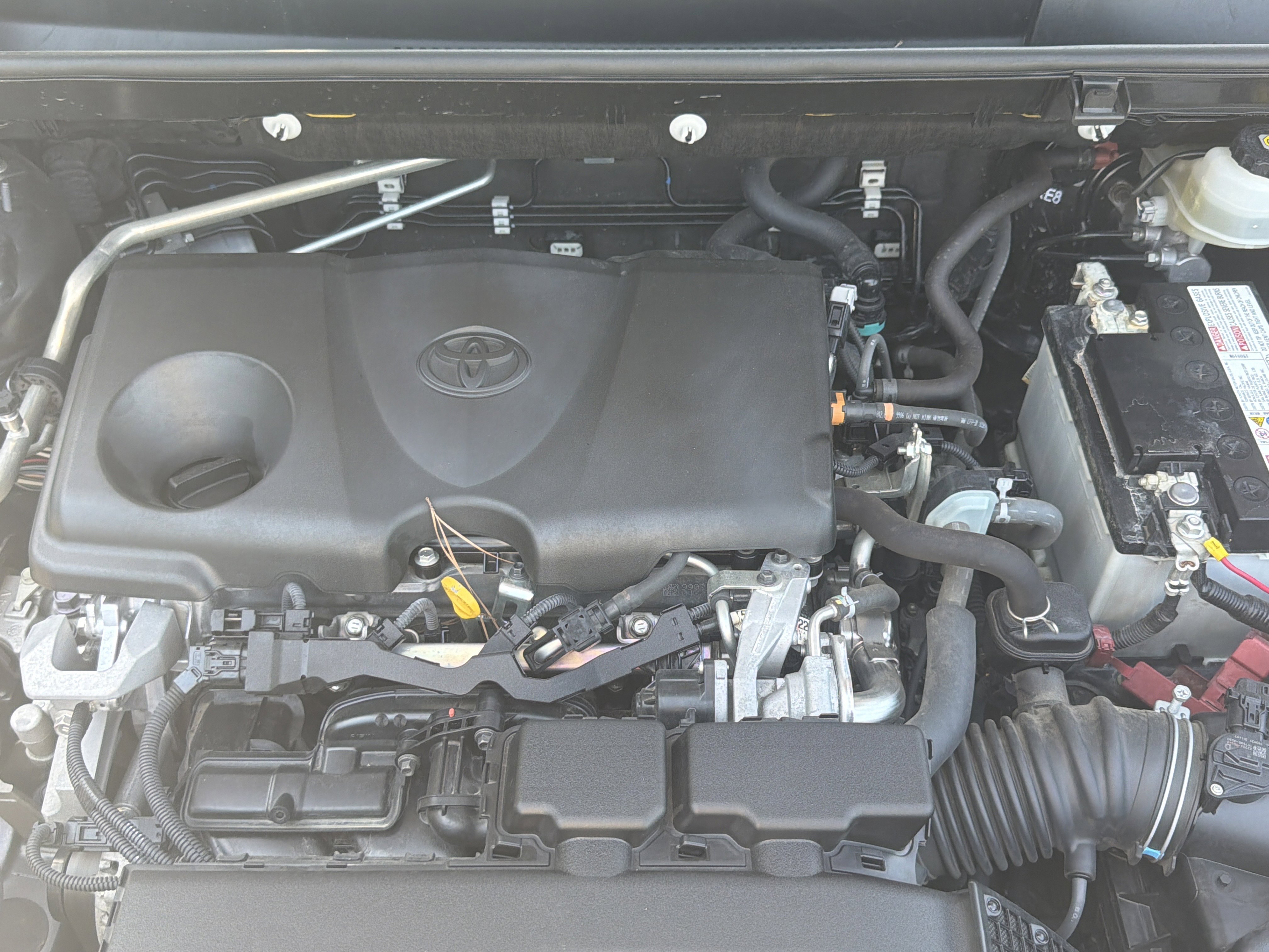 Used 2019 Toyota RAV4 XLE Premium FWD image 28