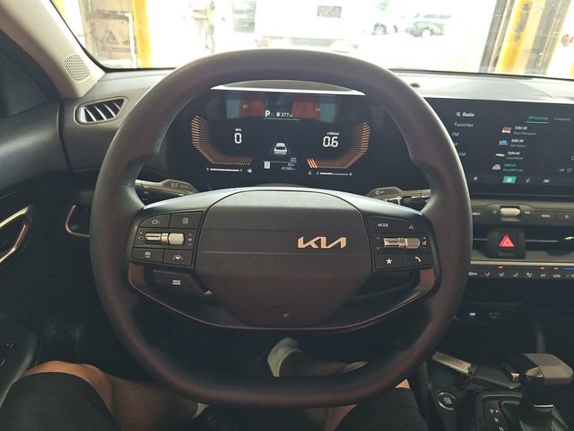 Used 2025 Kia K4 FWD image 7