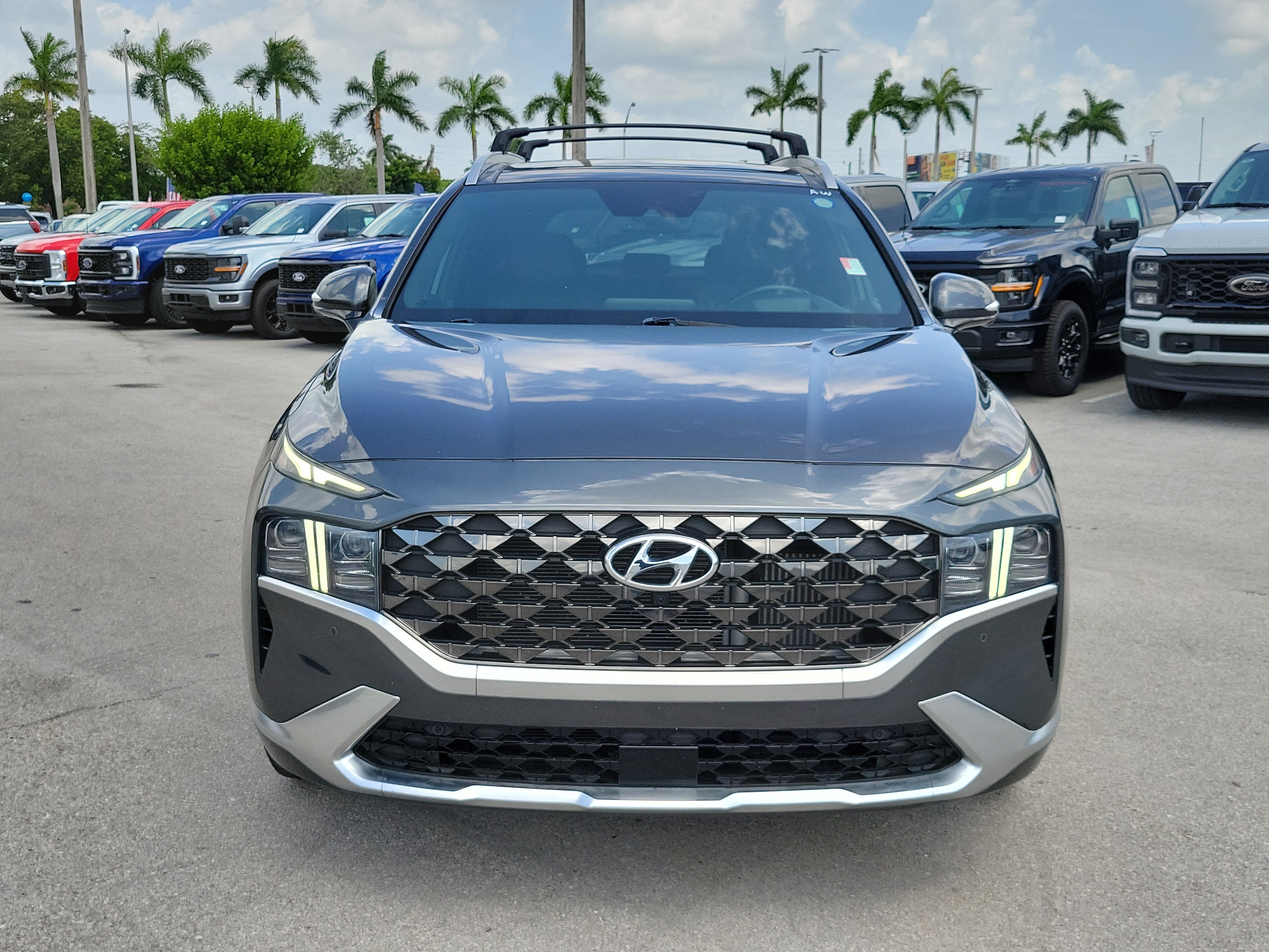 Used 2022 Hyundai Santa Fe Calligraphy FWD image 2