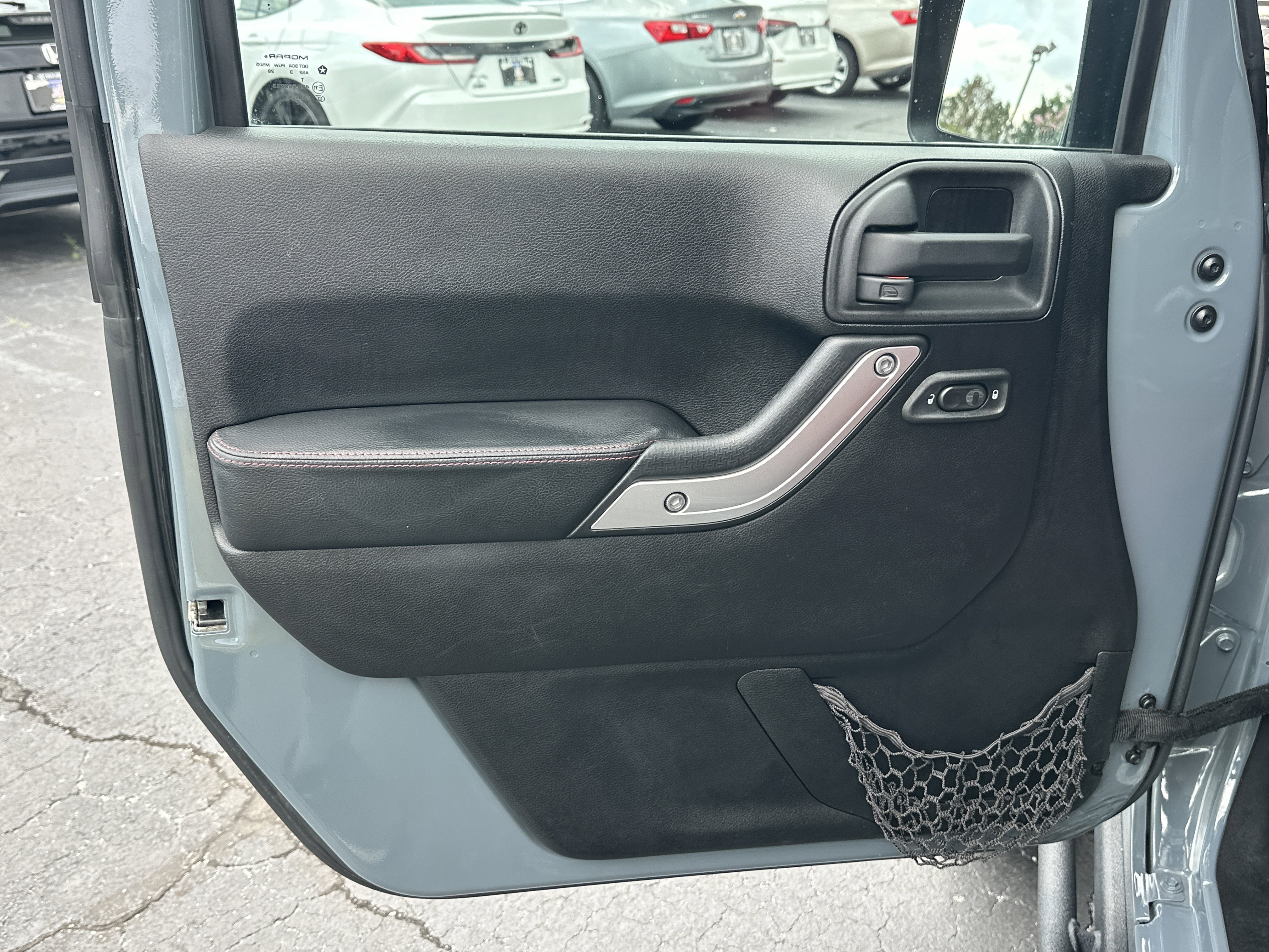Used 2013 Jeep Wrangler Rubicon AWD/4WD image 11