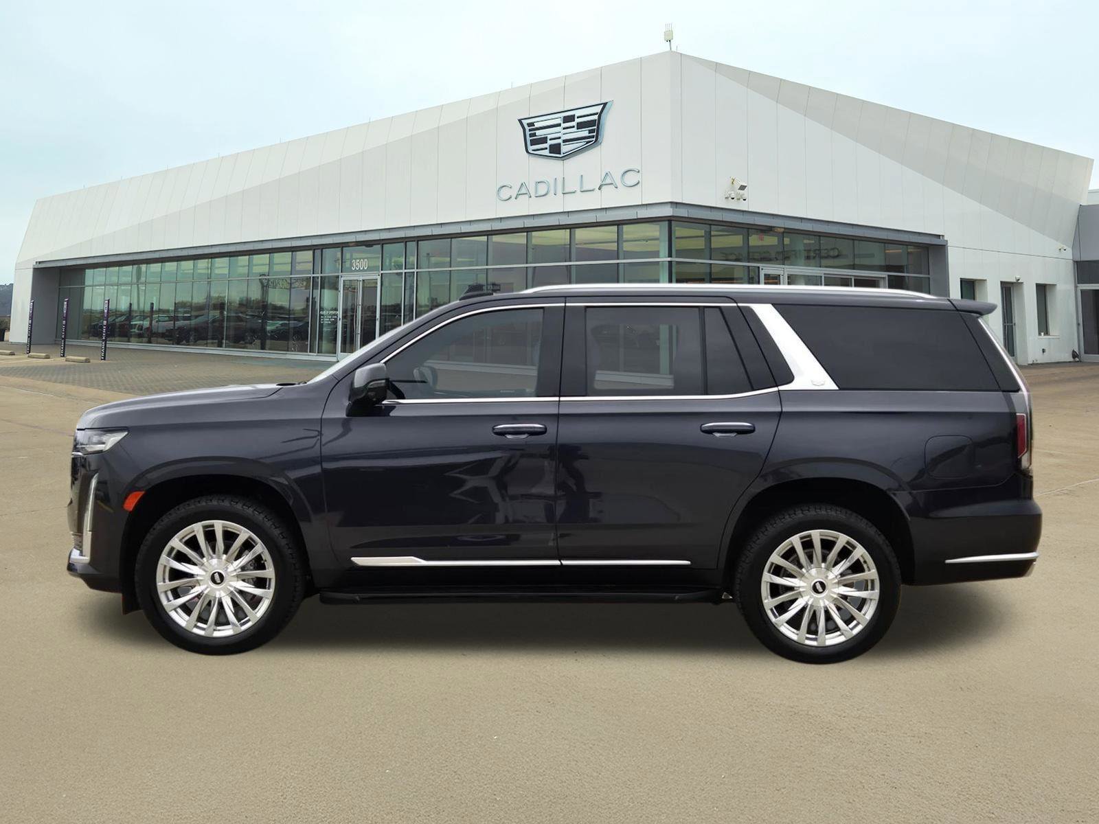 Used 2022 Cadillac Escalade Premium Luxury AWD/4WD image 3