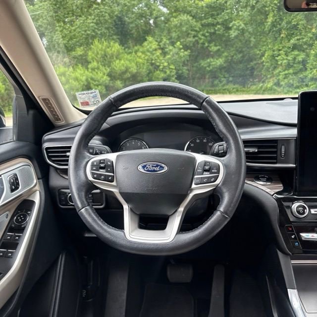 Used 2023 Ford Explorer Limited w/ Limited Technology Package RWD image 21