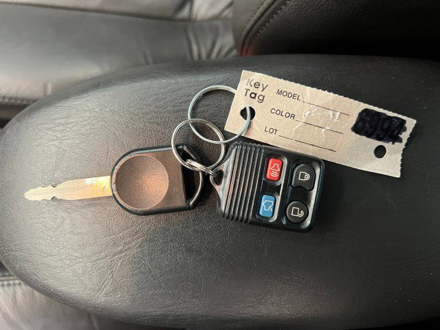 Used 2007 Ford Focus SES image 38