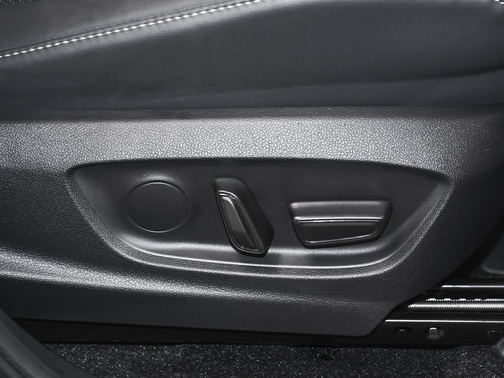 Used 2024 Toyota Crown AWD/4WD image 55