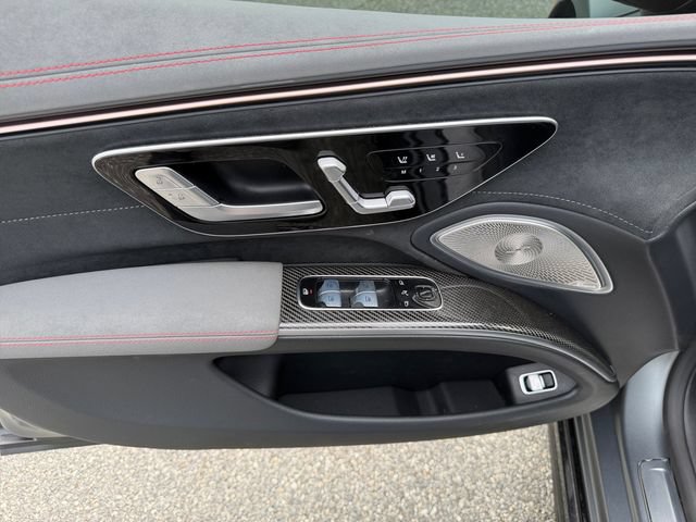 Used 2022 Mercedes-Benz EQS AMG 4MATIC image 24