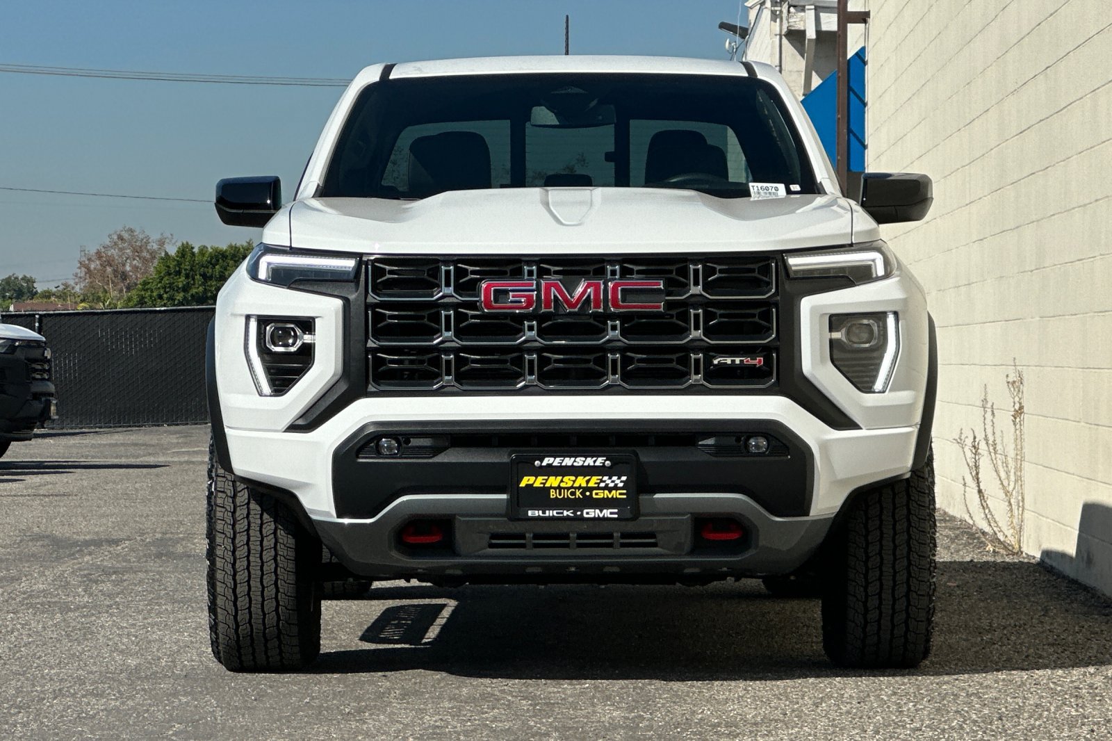 Certified 2026 GMC Canyon AT4 AWD/4WD image 9