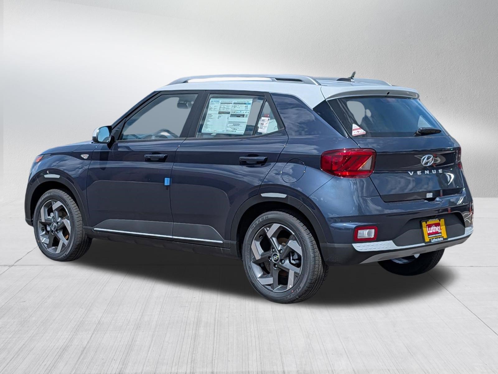 New 2026 Hyundai Venue SEL FWD image 3
