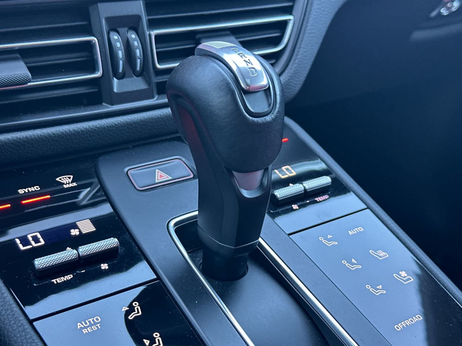 Certified 2023 Porsche Macan Turbo AWD/4WD image 24