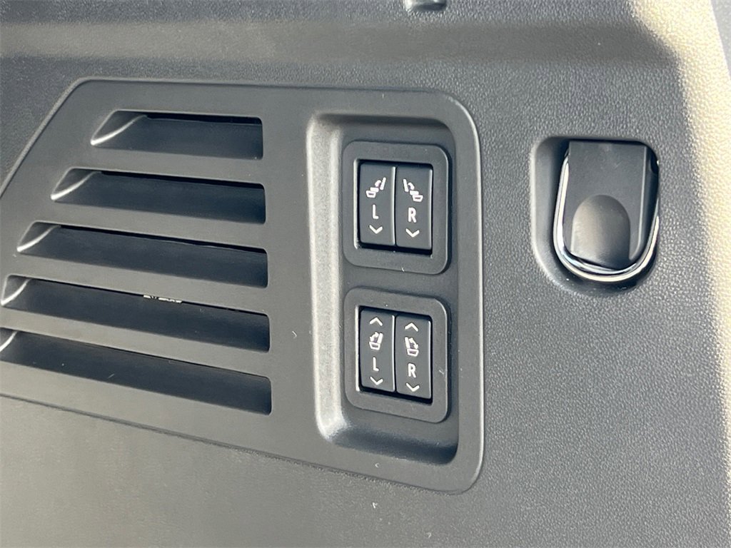 New 2026 Chevrolet Traverse High Country image 14