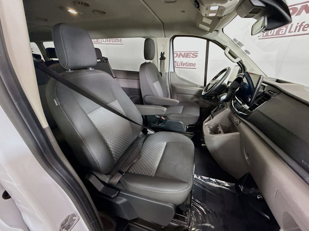 Used 2023 Ford Transit 350 XLT image 29