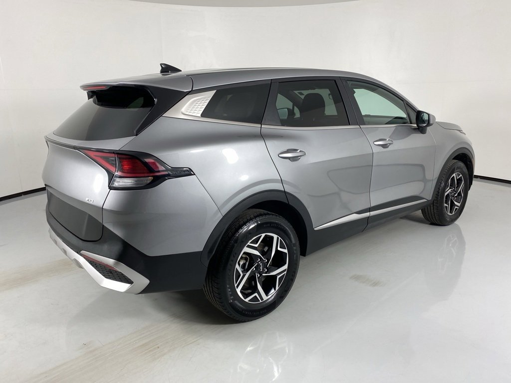 Used 2023 Kia Sportage LX image 7