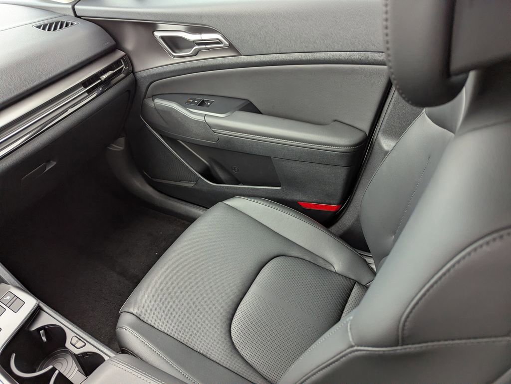 New 2026 Kia Sportage EX FWD image 16