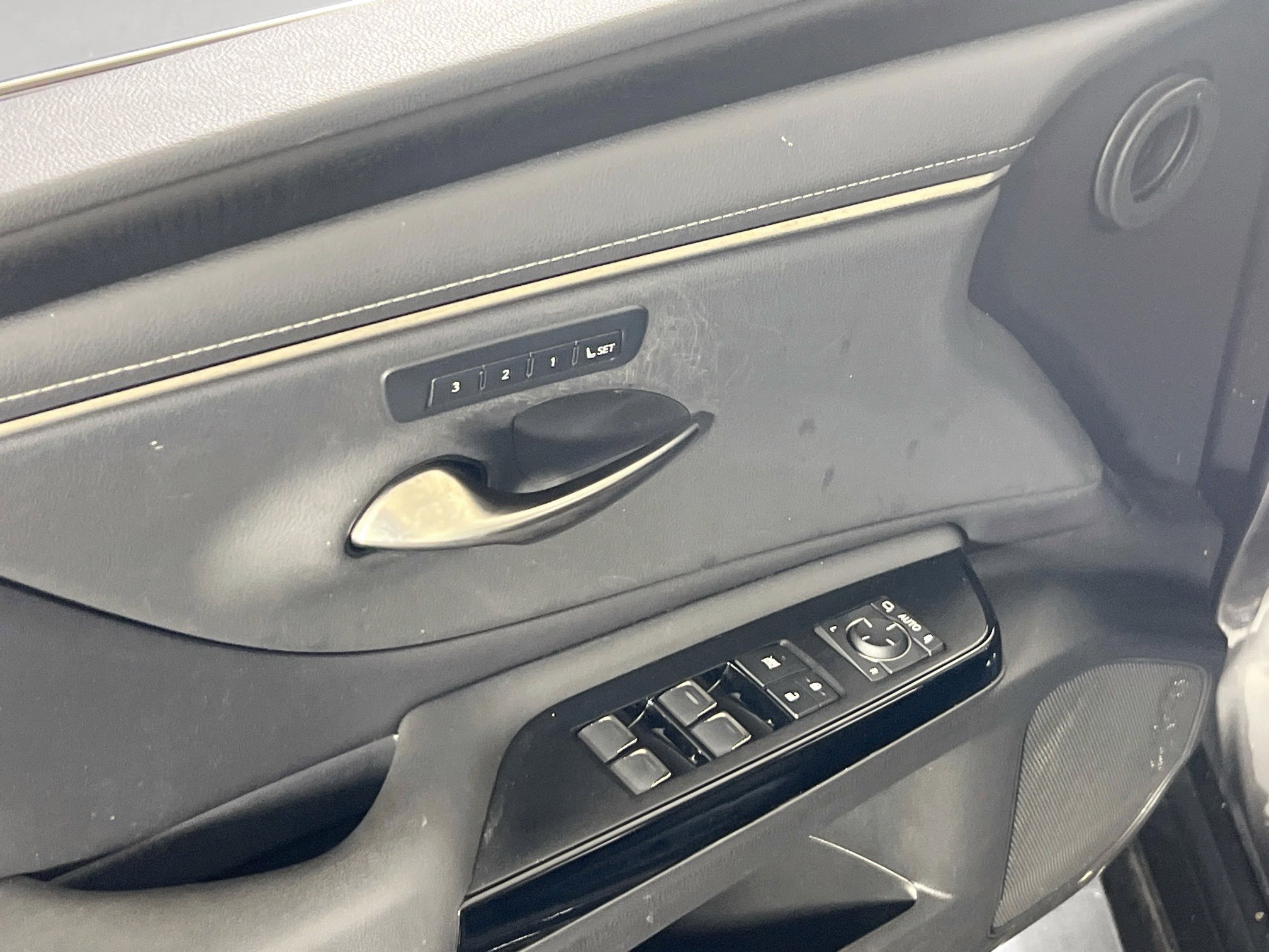 Used 2022 Lexus ES 350 w/ Premium Package image 17