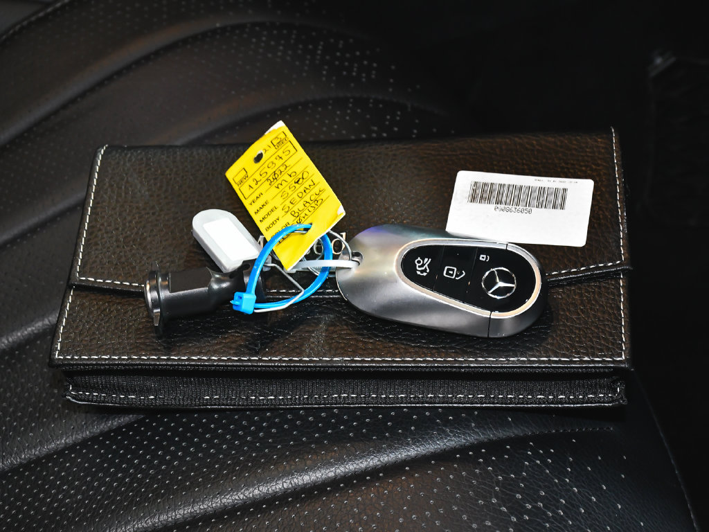 Used 2022 Mercedes-Benz S 500 4MATIC w/ AMG Line Package image 70