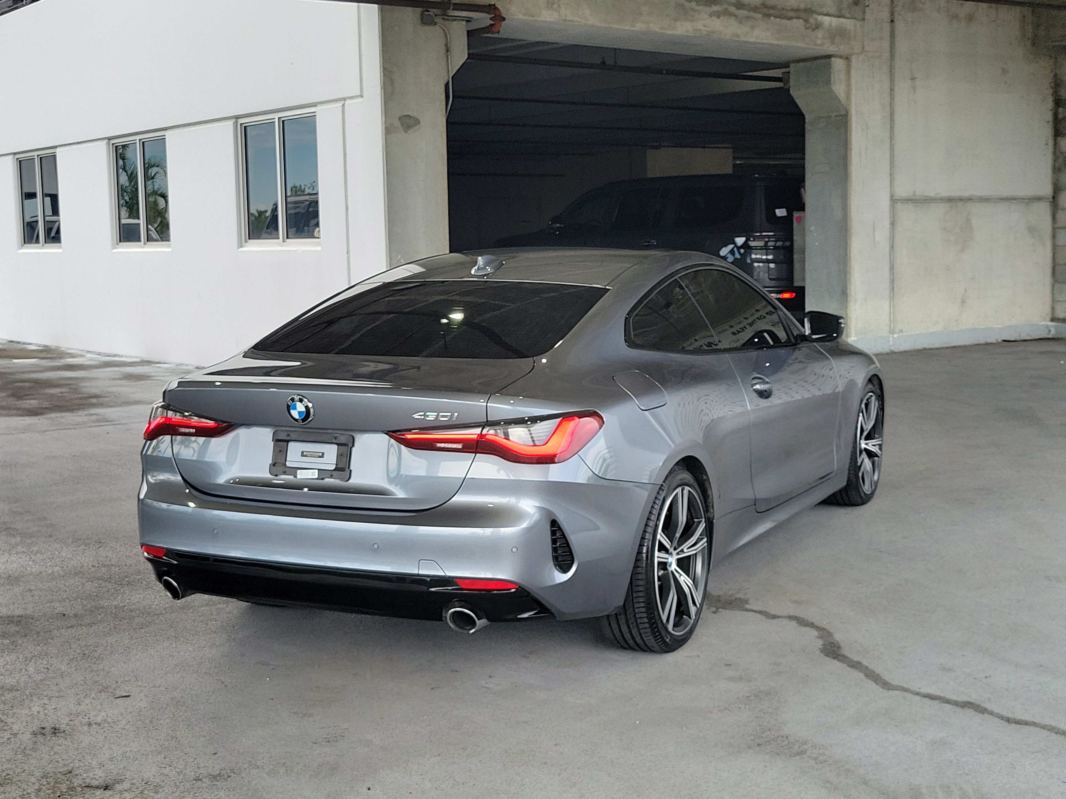 Used 2021 BMW 430i Coupe w/ Convenience Package RWD image 2