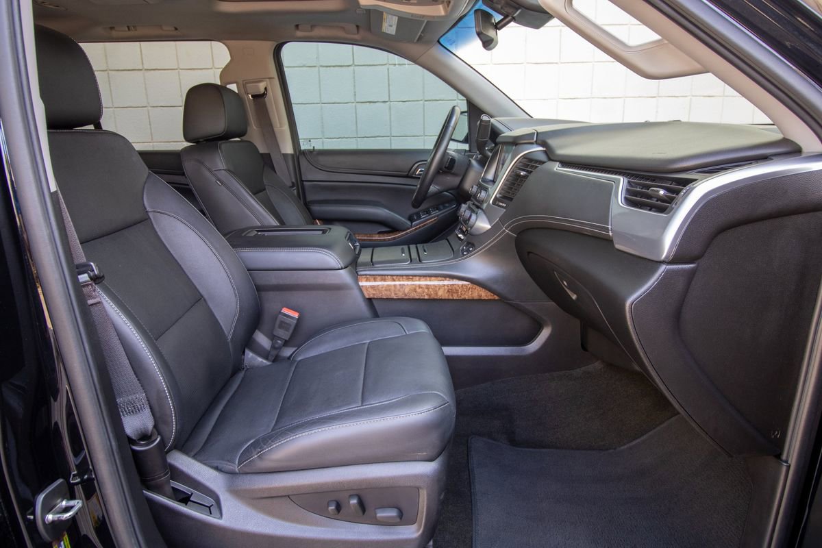 Used 2017 Chevrolet Suburban Premier AWD/4WD image 25