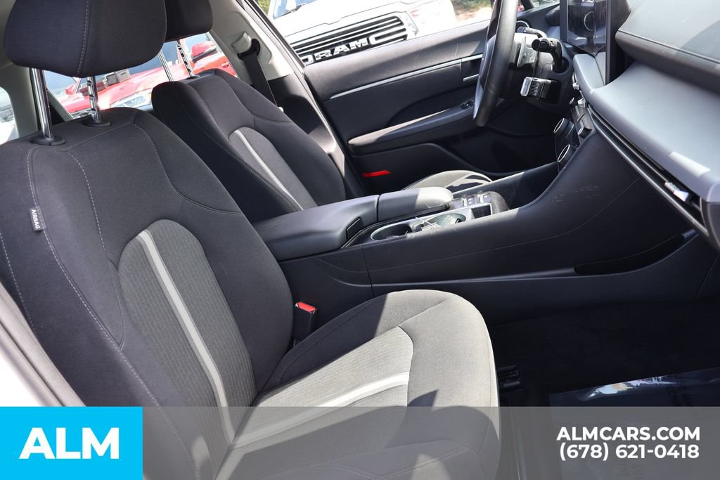 Used 2025 Hyundai Sonata SEL FWD image 23