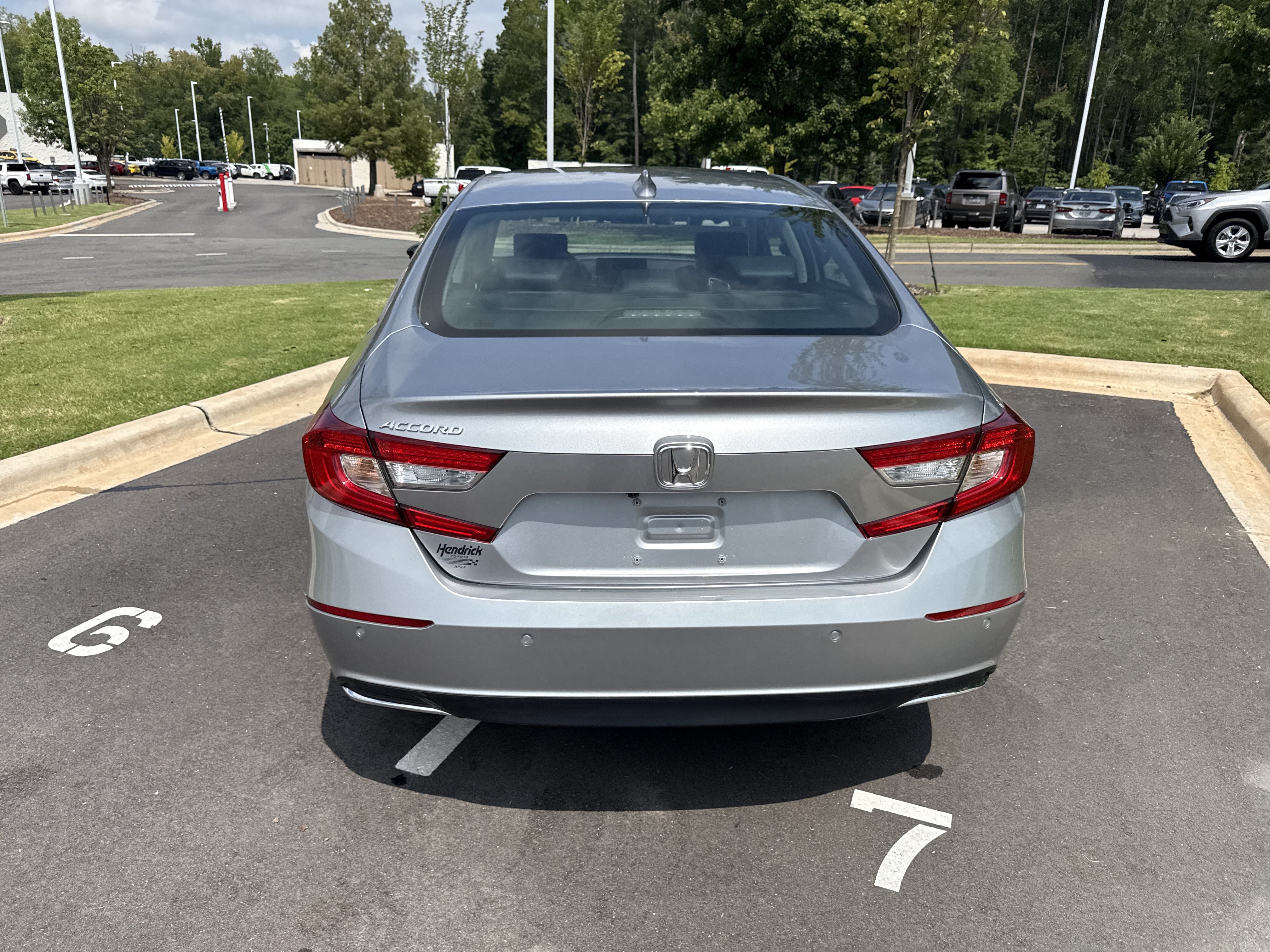 Used 2022 Honda Accord EX-L image 9