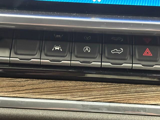 Used 2023 Chevrolet Silverado 1500 LT image 24