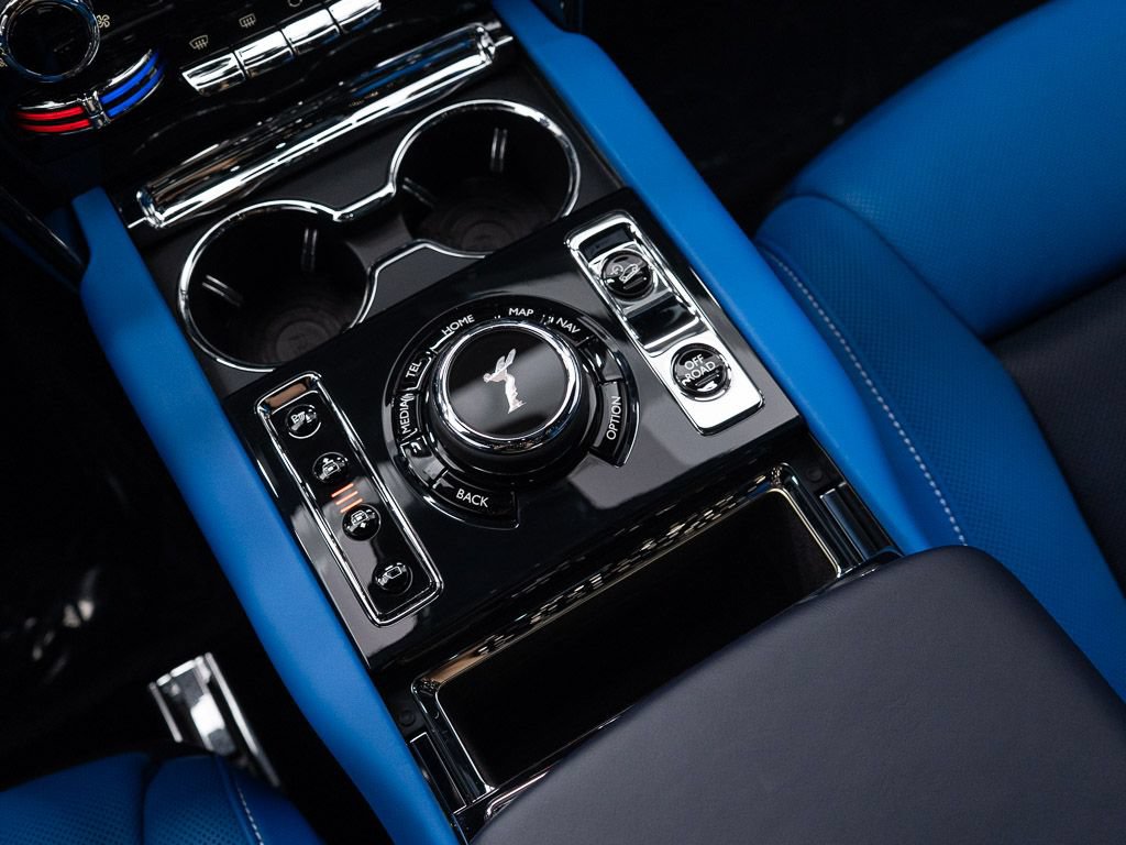 Certified 2025 Rolls-Royce Cullinan Black Badge AWD/4WD image 48