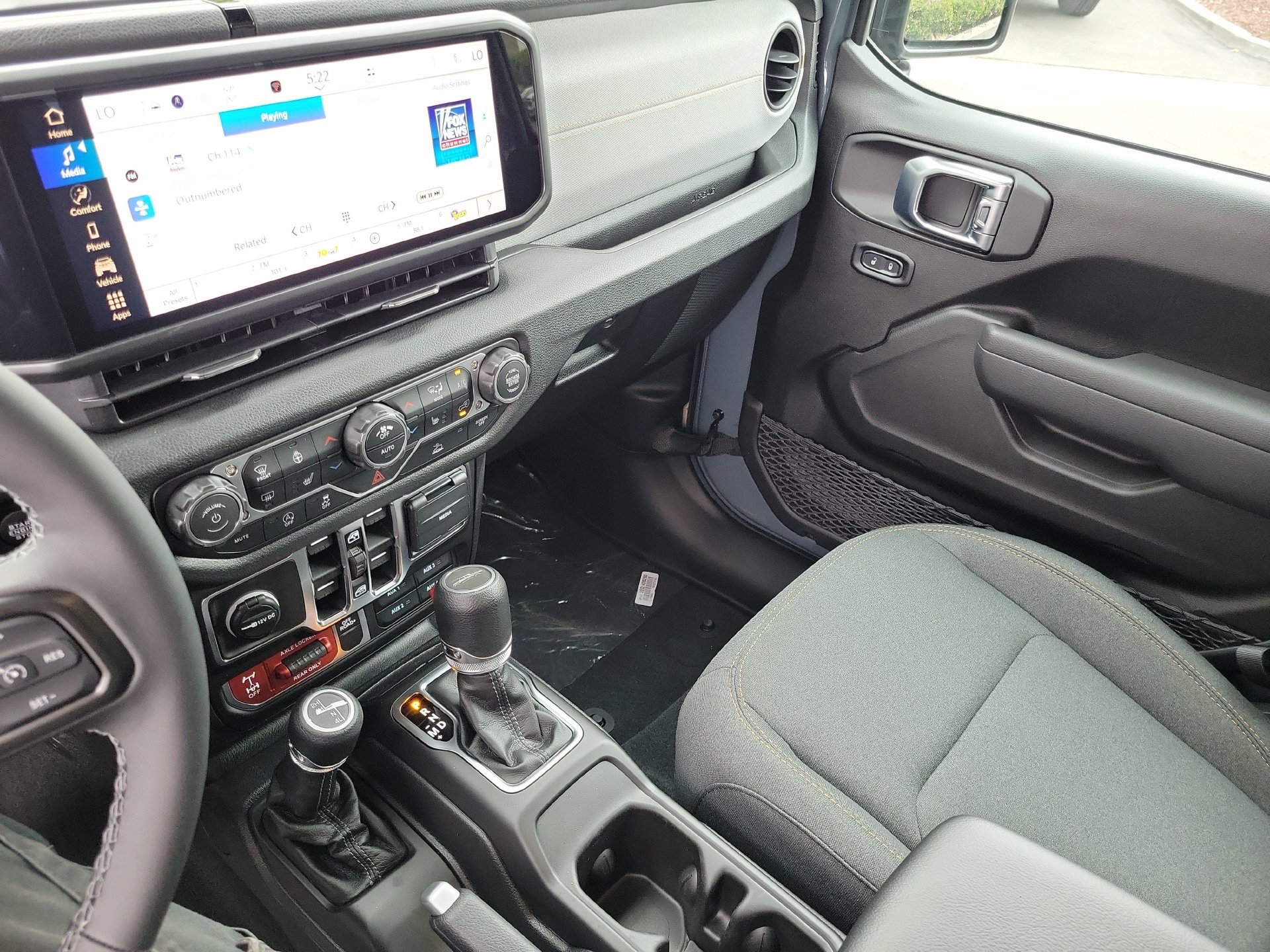 New 2026 Jeep Gladiator Sport AWD/4WD image 12