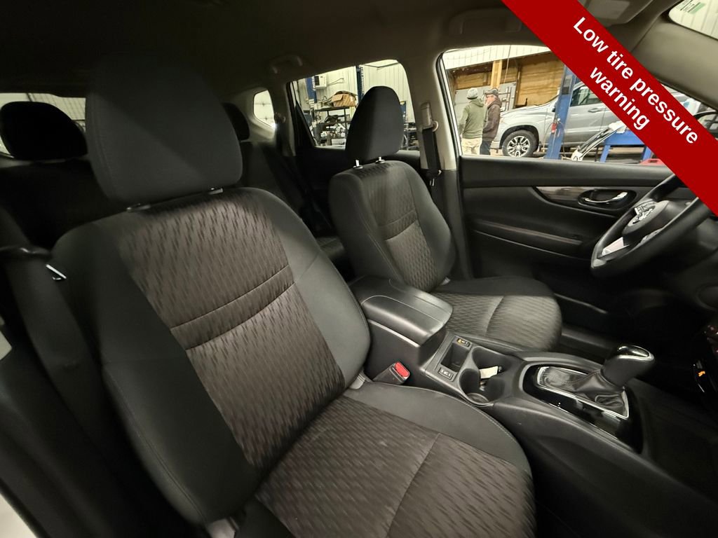 Used 2020 Nissan Rogue S image 38