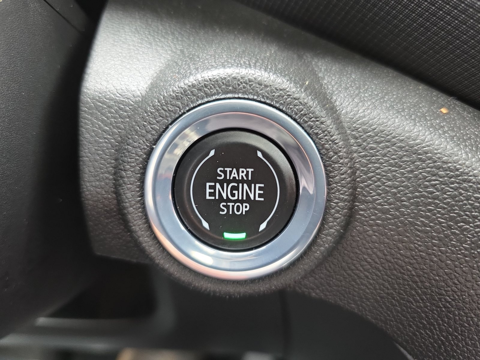 Used 2023 Chevrolet TrailBlazer RS w/ Sun and Liftgate Package AWD/4WD image 16