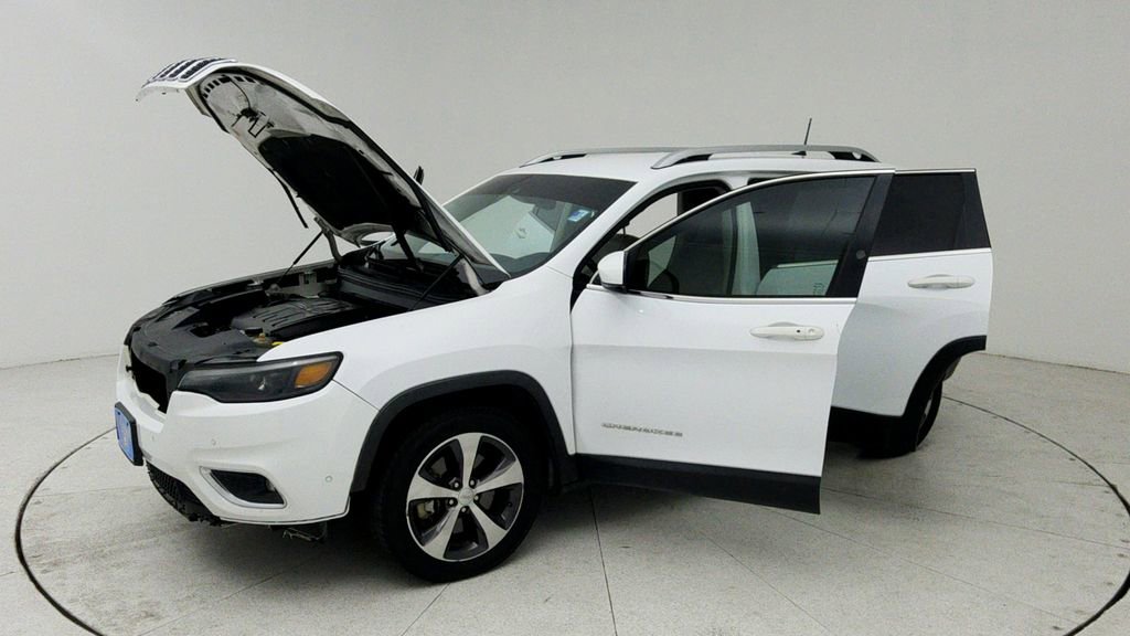 Used 2019 Jeep Cherokee Limited w/ Luxury Group FWD image 11