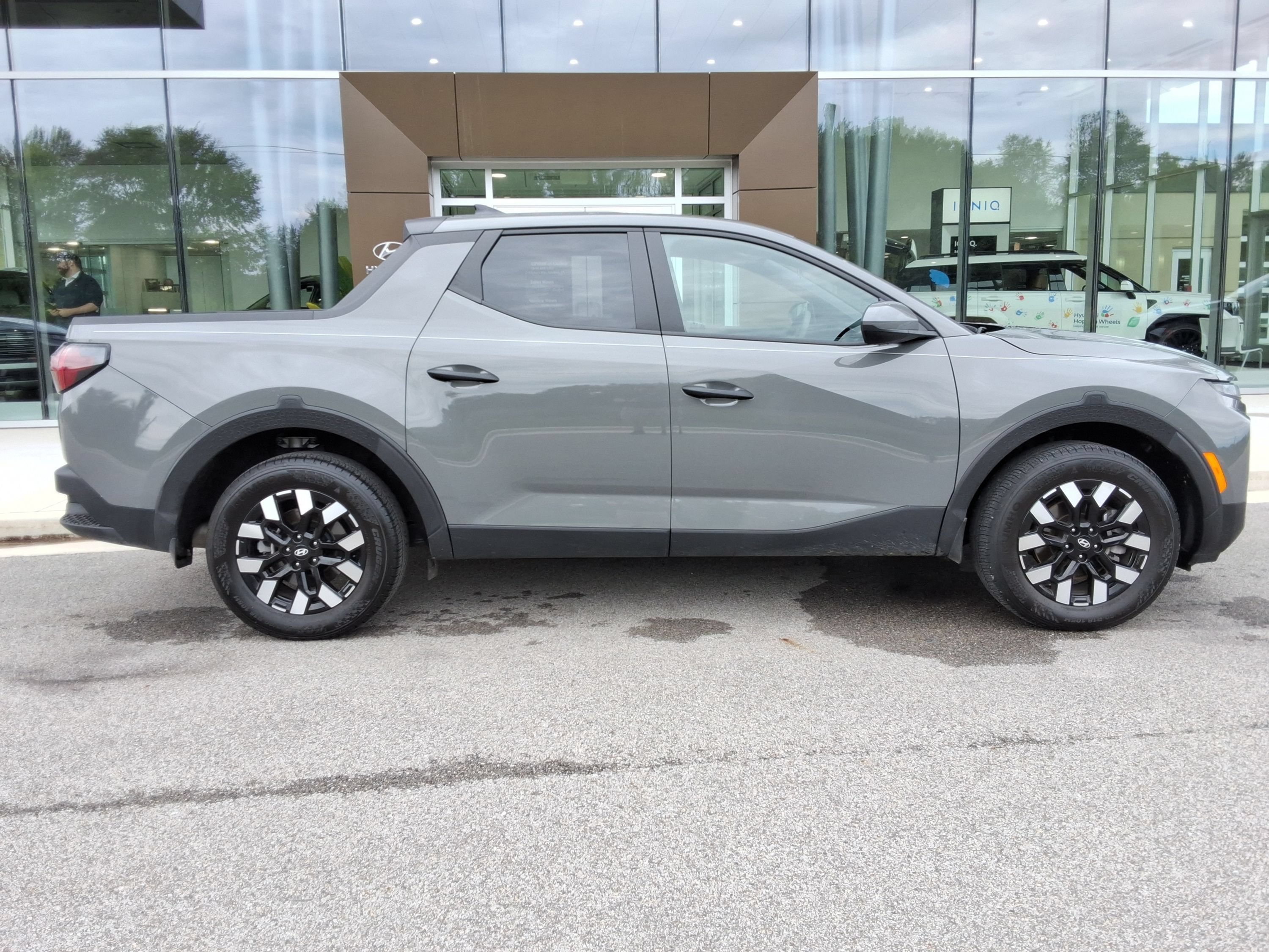 Used 2026 Hyundai Santa Cruz SE AWD/4WD image 15