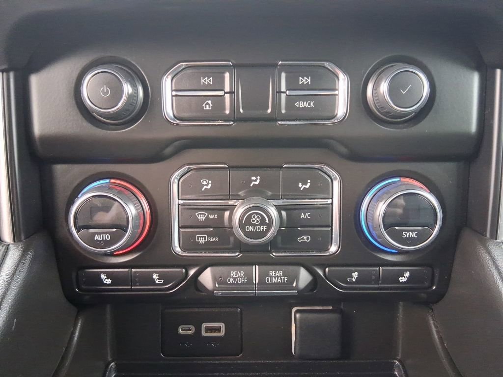 Used 2023 Chevrolet Suburban LT image 30