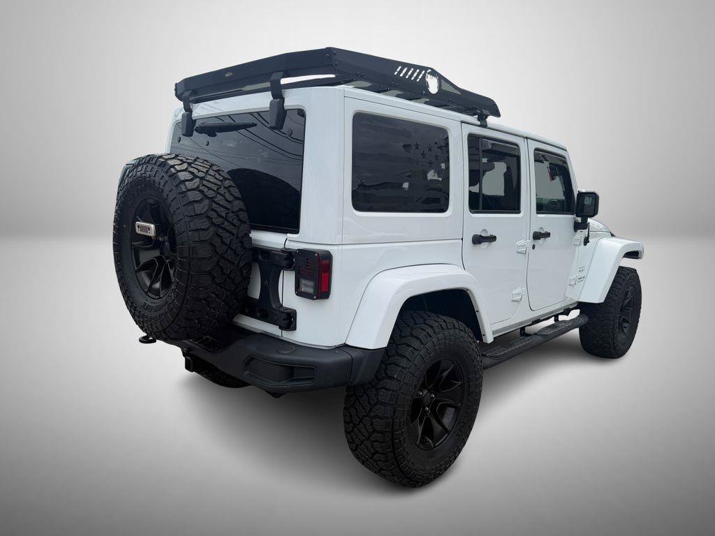 Used 2017 Jeep Wrangler Unlimited Sahara w/ Max Tow Package AWD/4WD image 3