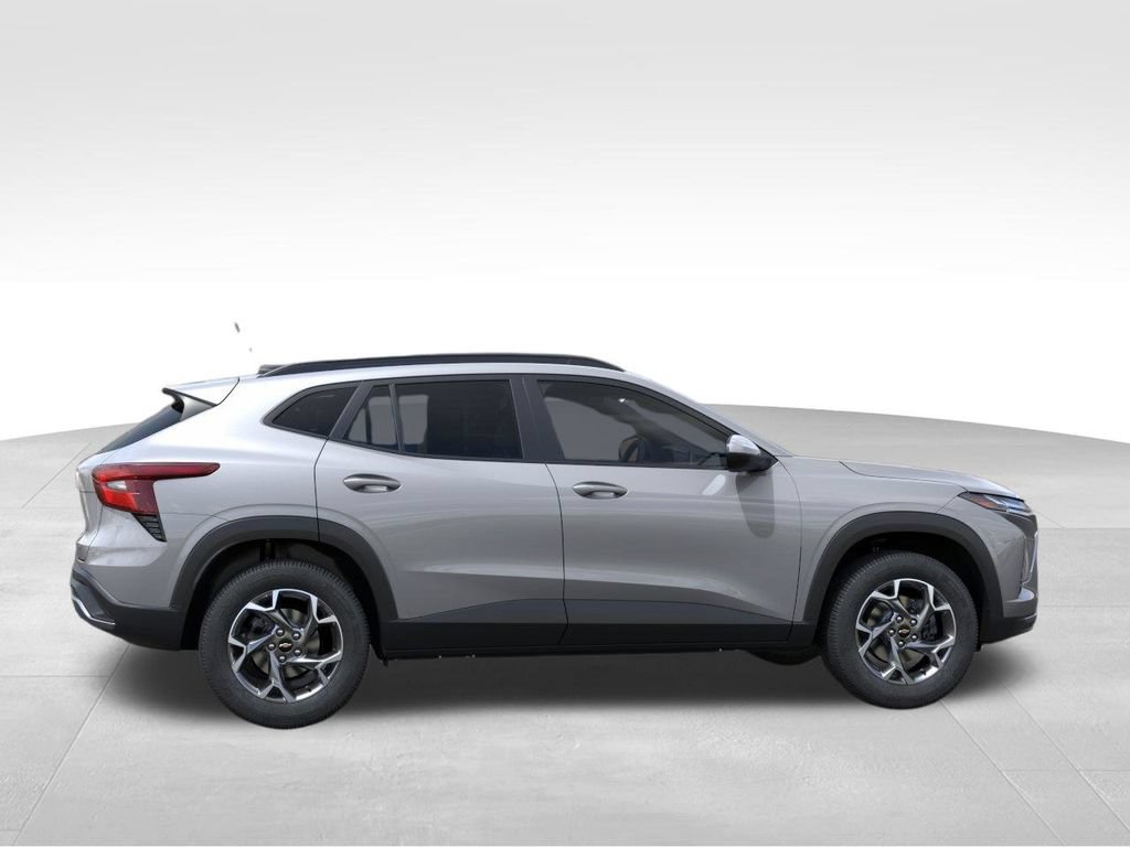 New 2026 Chevrolet Trax LT w/ Driver Confidence Package FWD image 5