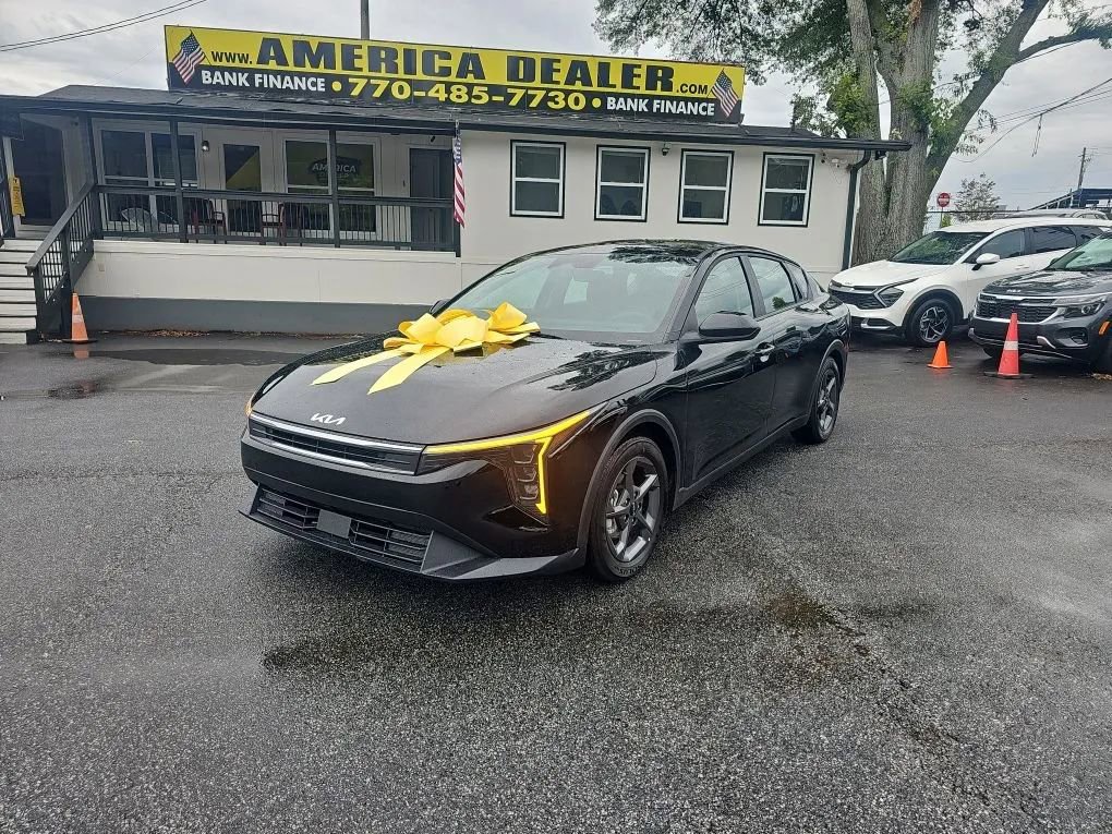 Used 2025 Kia K4 image 1