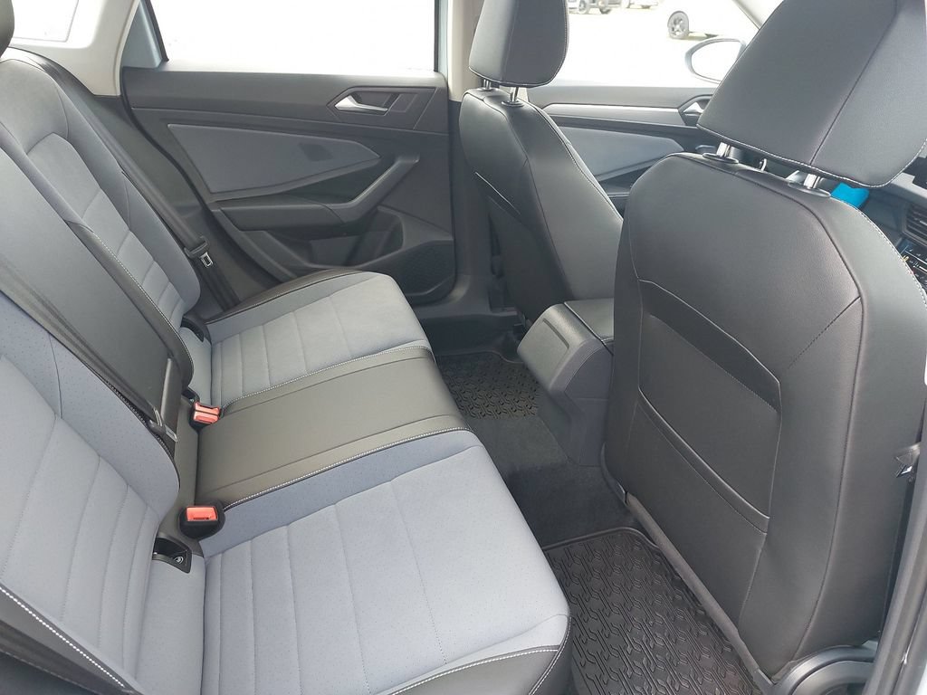 New 2026 Volkswagen Jetta SE FWD image 33