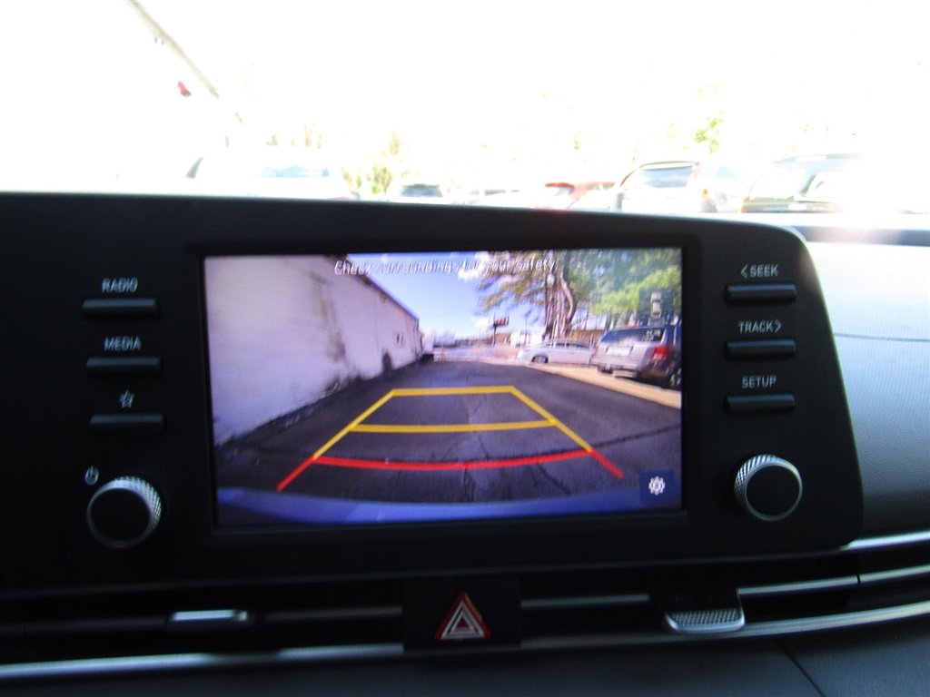 Used 2021 Hyundai Elantra SE image 26