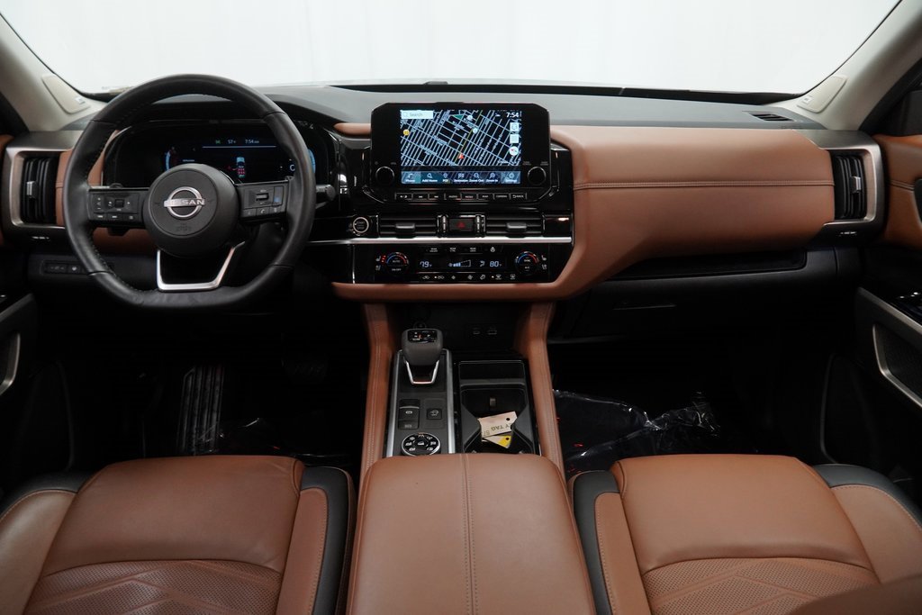 Used 2024 Nissan Pathfinder Platinum w/ Cargo Package image 30