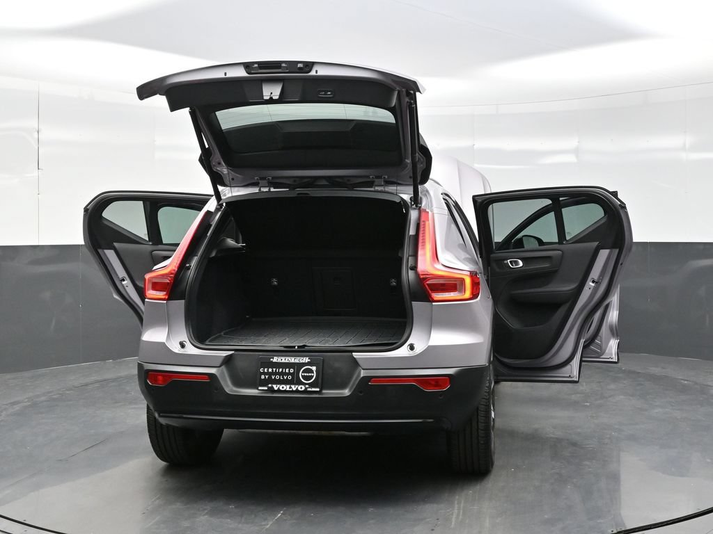 Used 2026 Volvo XC40 B5 Plus AWD/4WD image 37