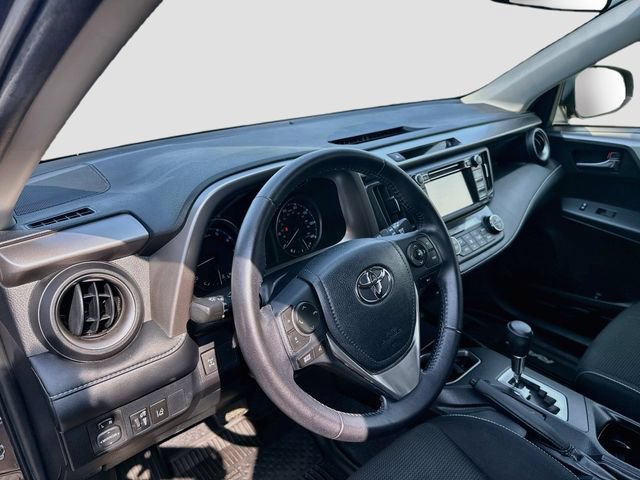 Used 2017 Toyota RAV4 XLE w/ Carpet Mat Package AWD/4WD image 10