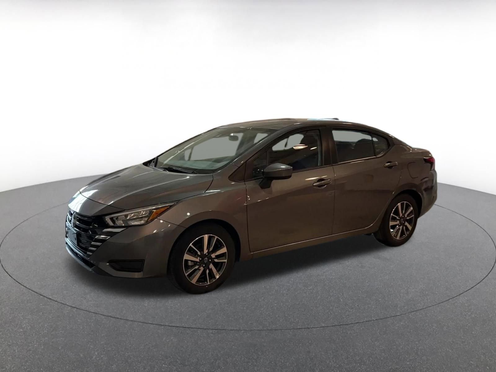 Used 2025 Nissan Versa SV image 8