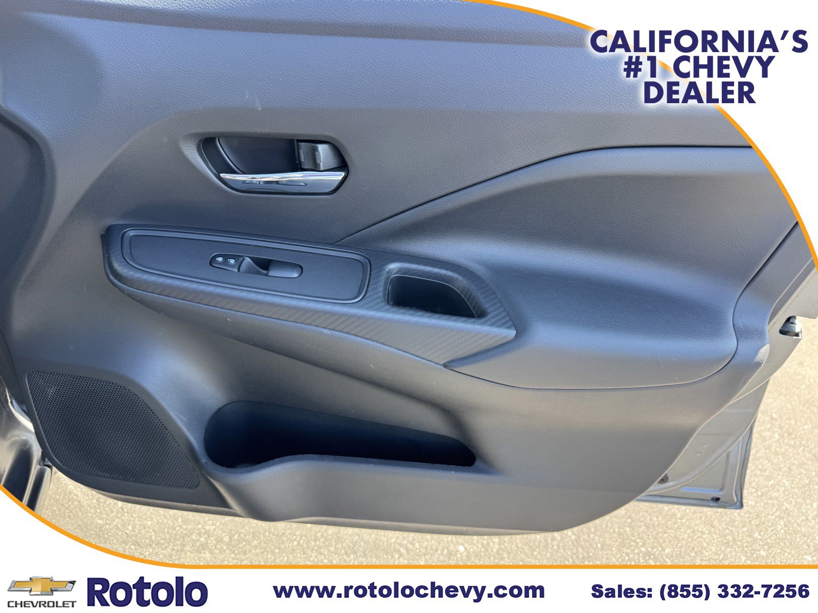 Used 2024 Nissan Versa SV FWD image 9