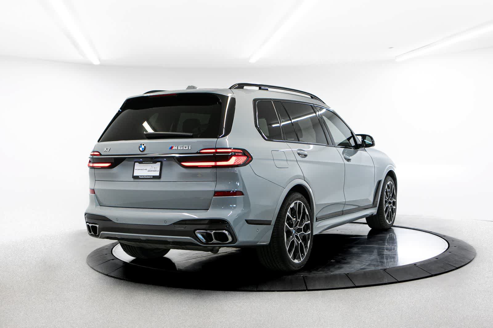 Used 2024 BMW X7 M60i w/ Climate Comfort Package AWD/4WD image 7