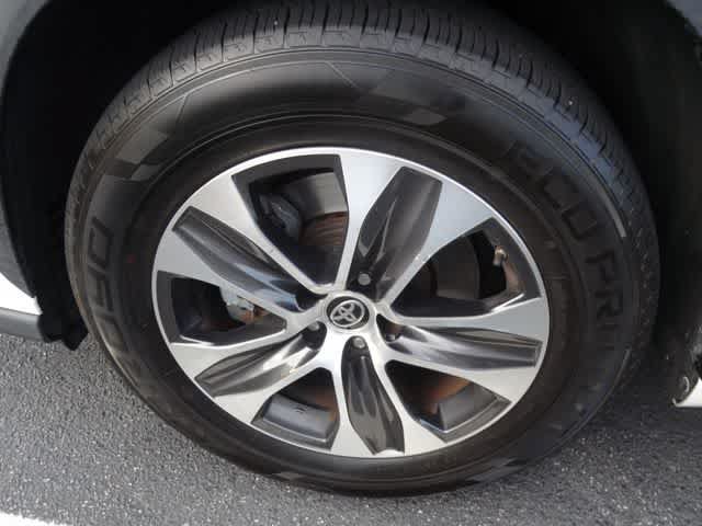 Used 2021 Toyota Highlander XLE FWD image 35