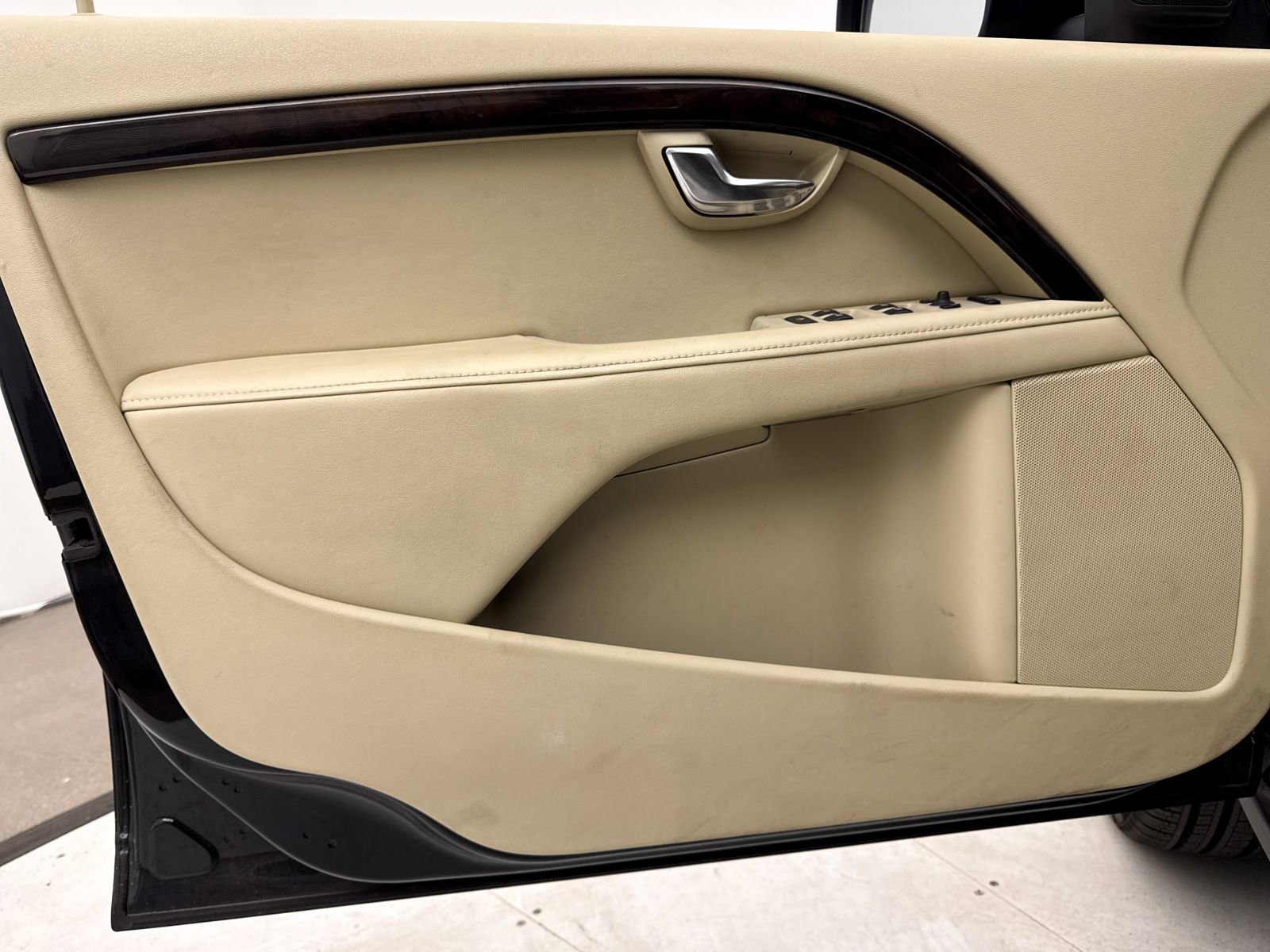 Used 2016 Volvo XC70 T5 Premier w/ Convenience Package image 21