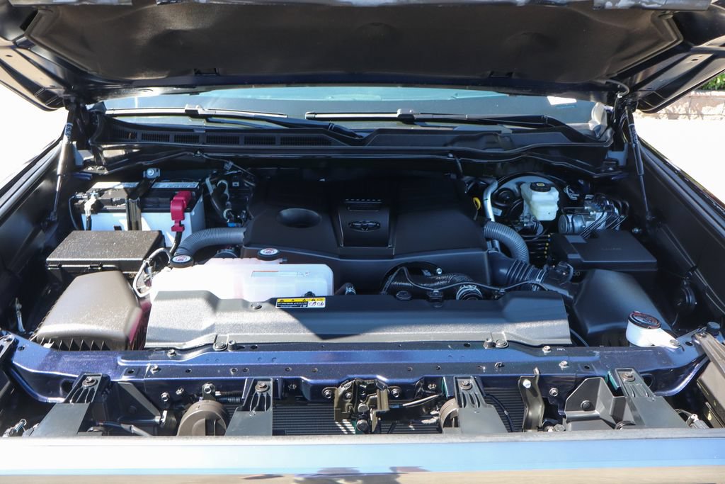 Used 2025 Toyota Tundra Platinum AWD/4WD image 12