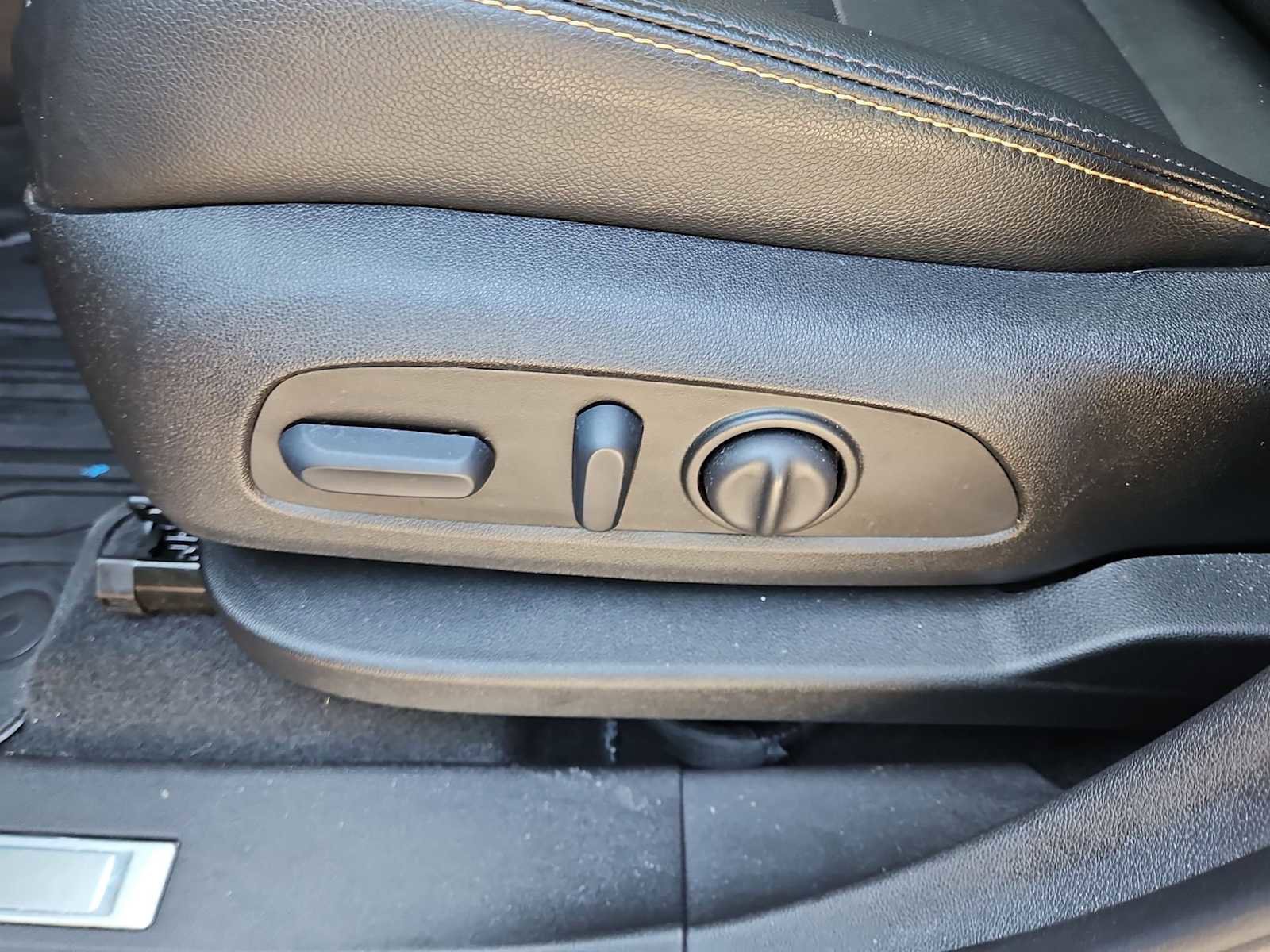 Certified 2023 Chevrolet Equinox Premier FWD image 18